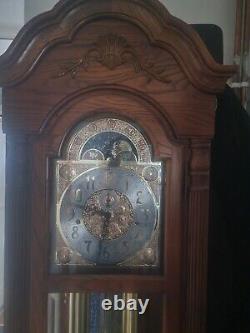 Grandfather Clock / Howard Miller / Golden Oak / Excellent Condition